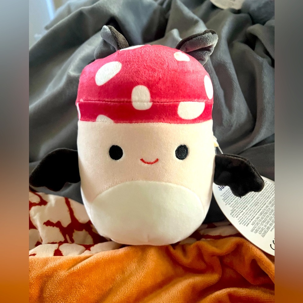 NWT 5” Malcolm the bat mushroom squishmallow